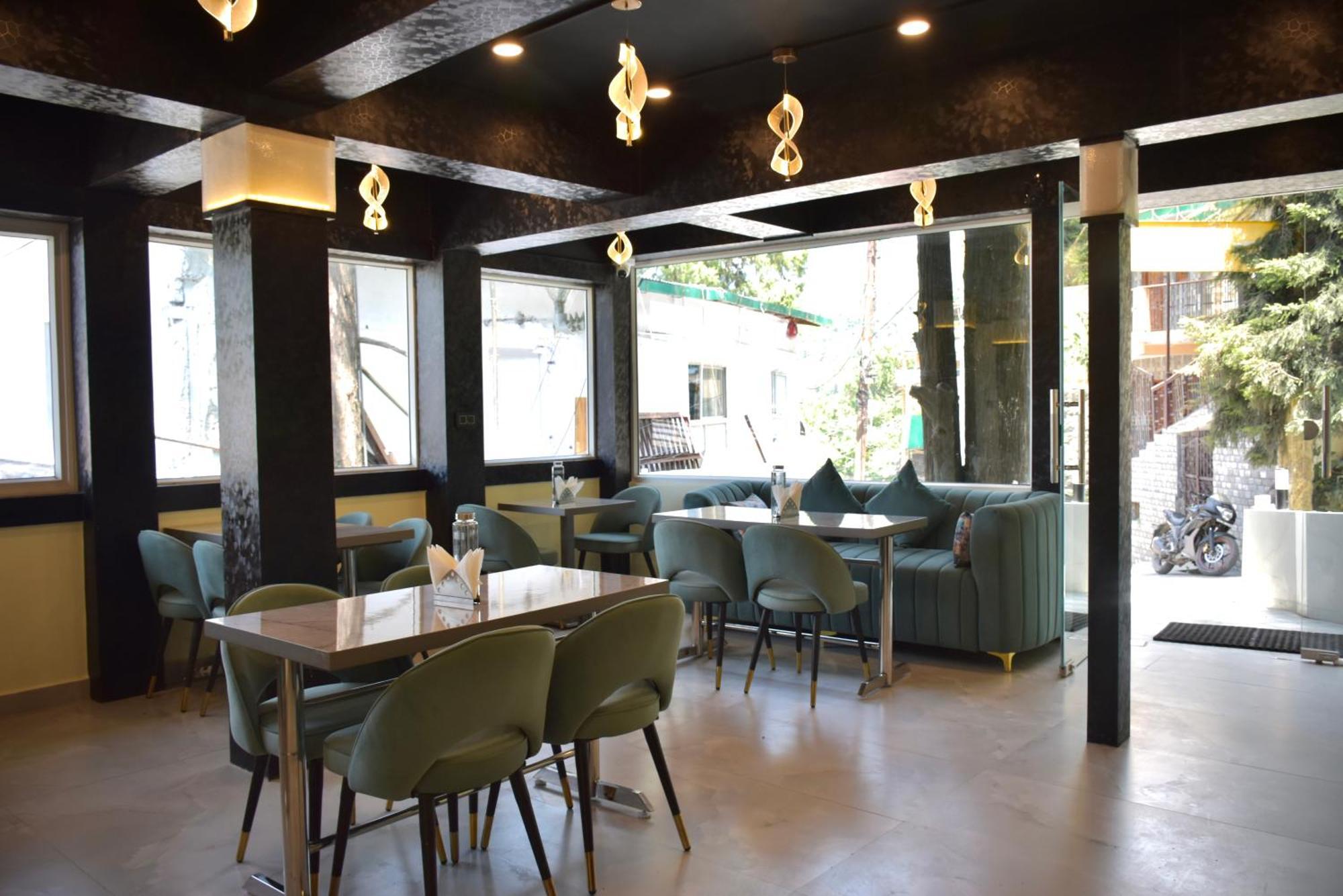 Spruce Hill Hotel & Restro Нейнитал Екстериор снимка