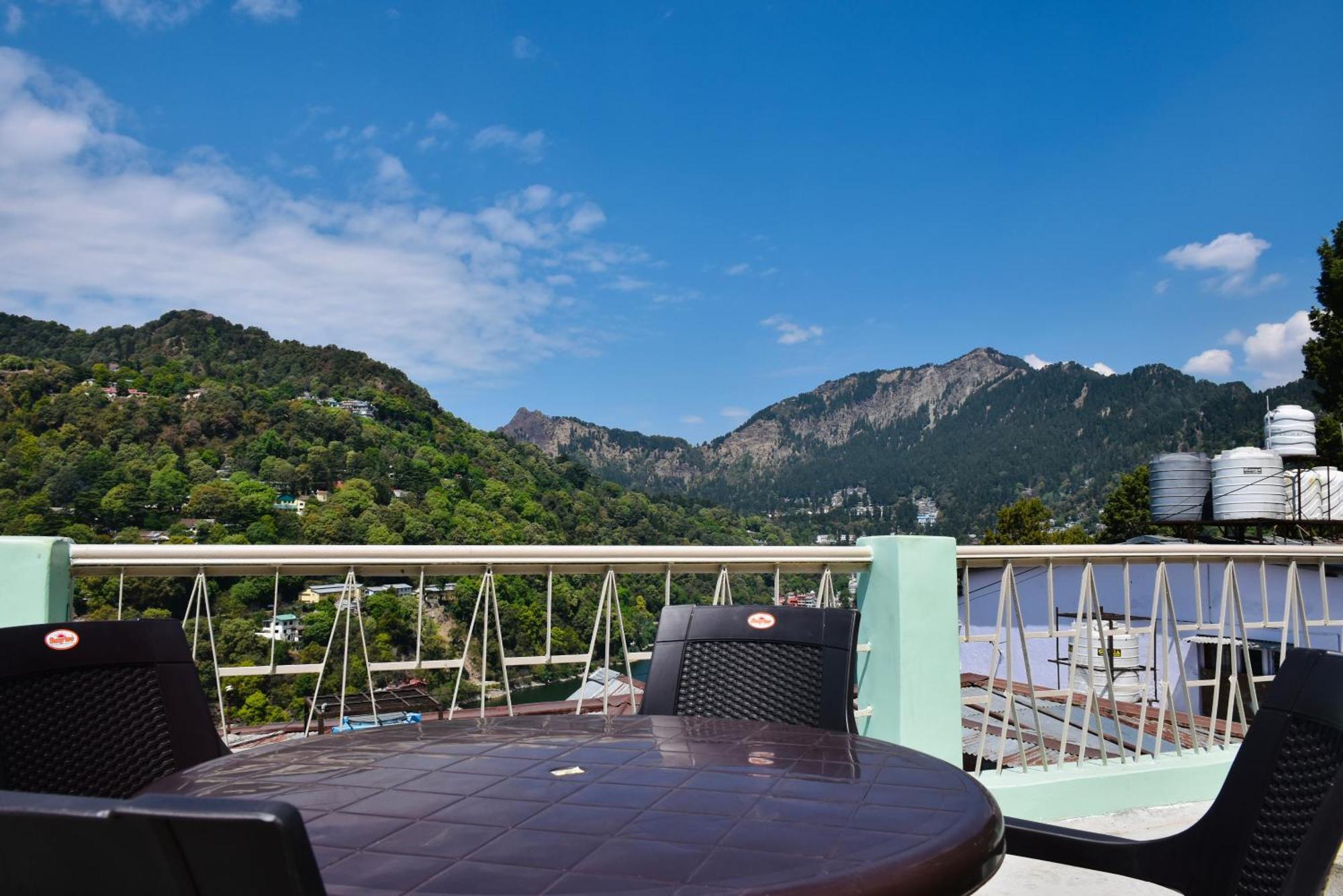 Spruce Hill Hotel & Restro Нейнитал Екстериор снимка
