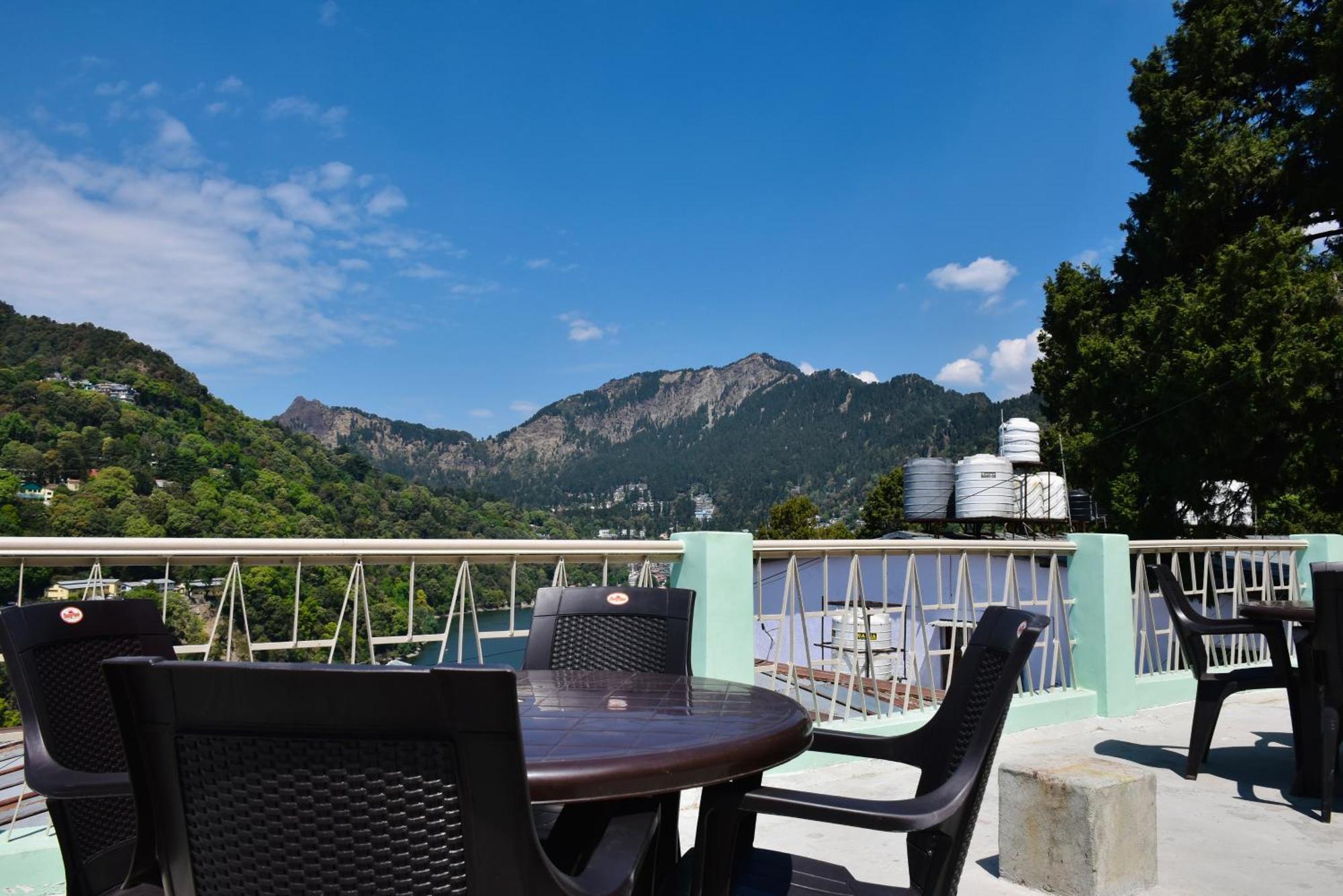 Spruce Hill Hotel & Restro Нейнитал Екстериор снимка