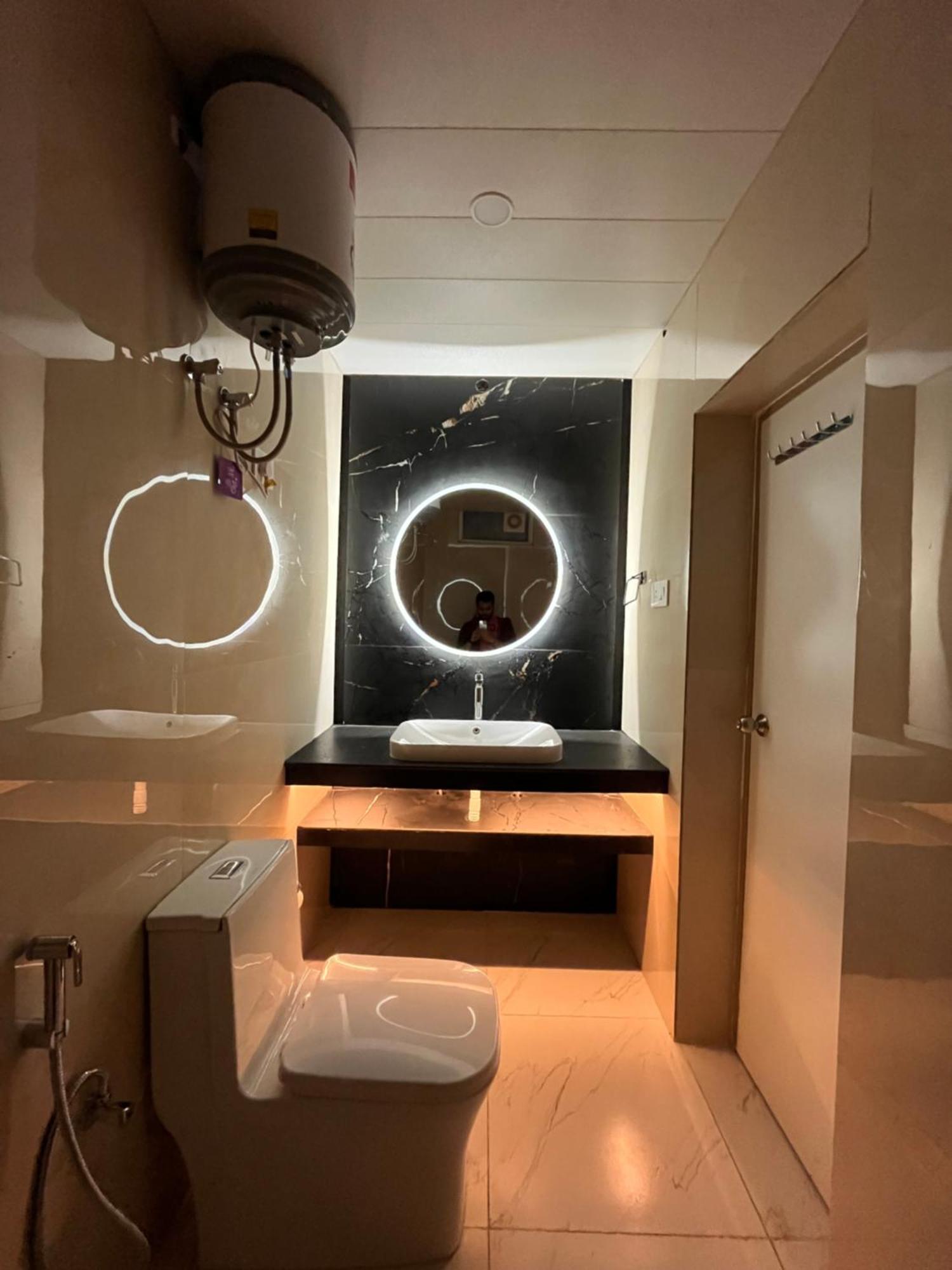 Spruce Hill Hotel & Restro Нейнитал Екстериор снимка