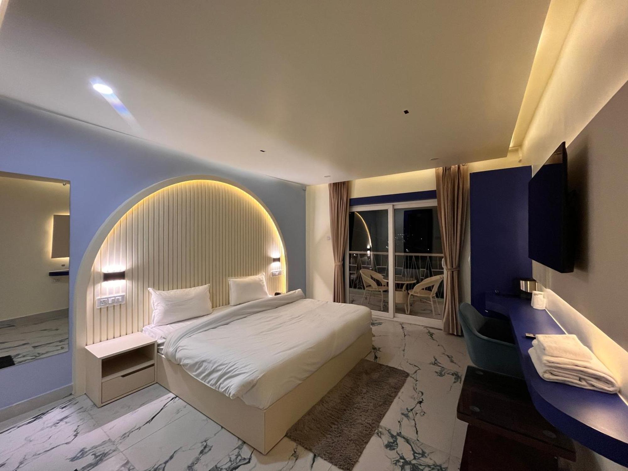 Spruce Hill Hotel & Restro Нейнитал Екстериор снимка