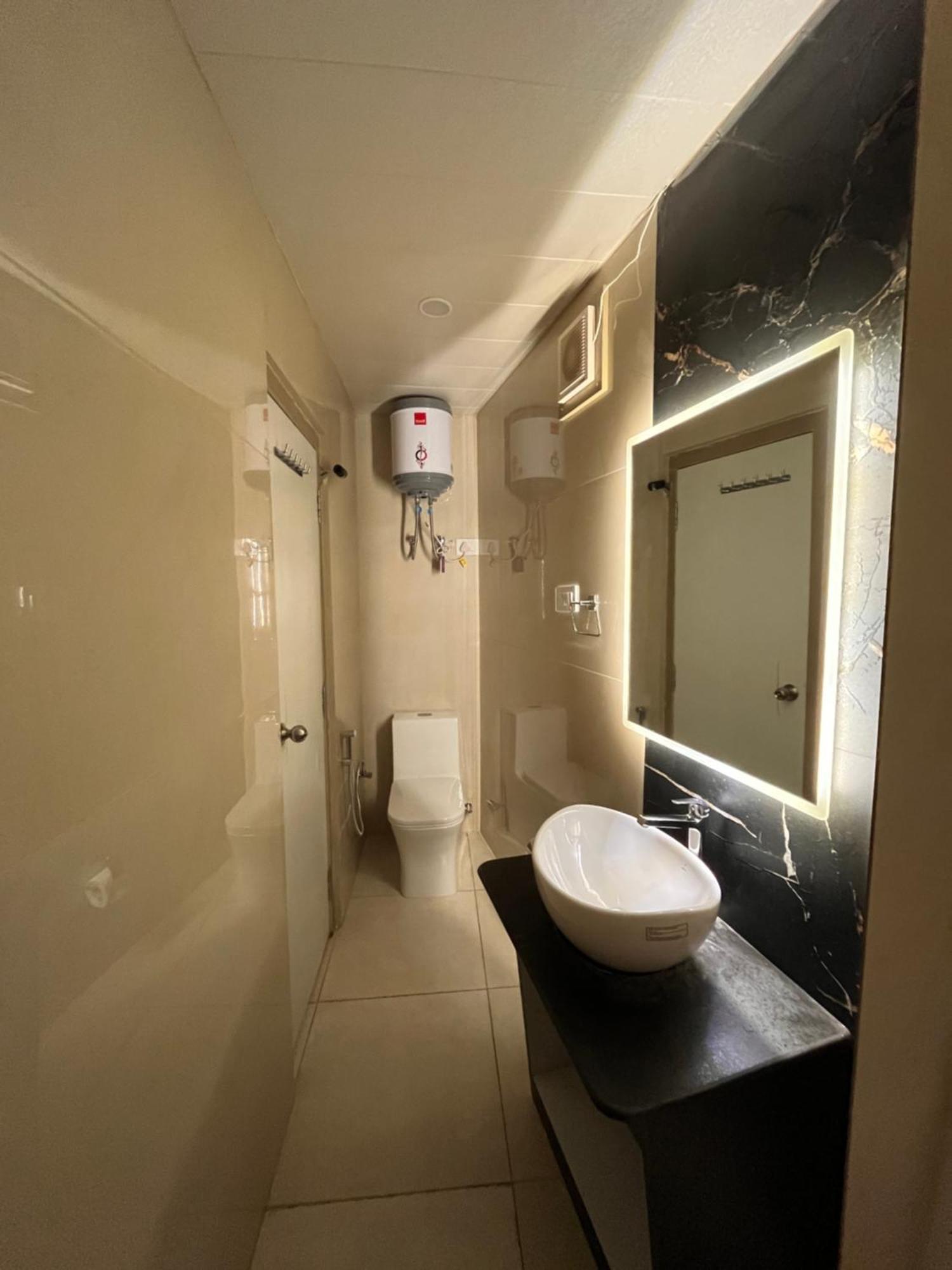 Spruce Hill Hotel & Restro Нейнитал Екстериор снимка