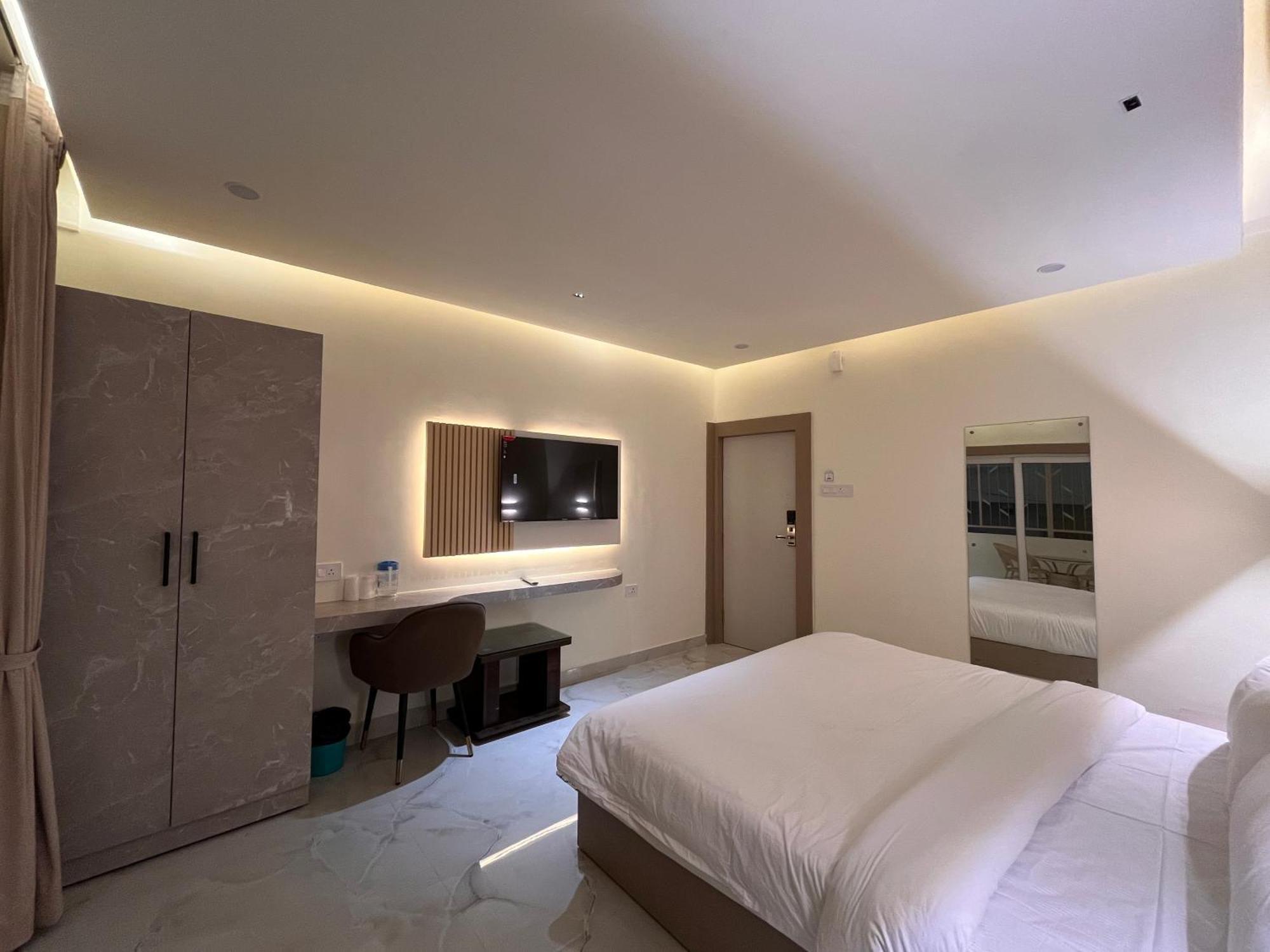 Spruce Hill Hotel & Restro Нейнитал Екстериор снимка