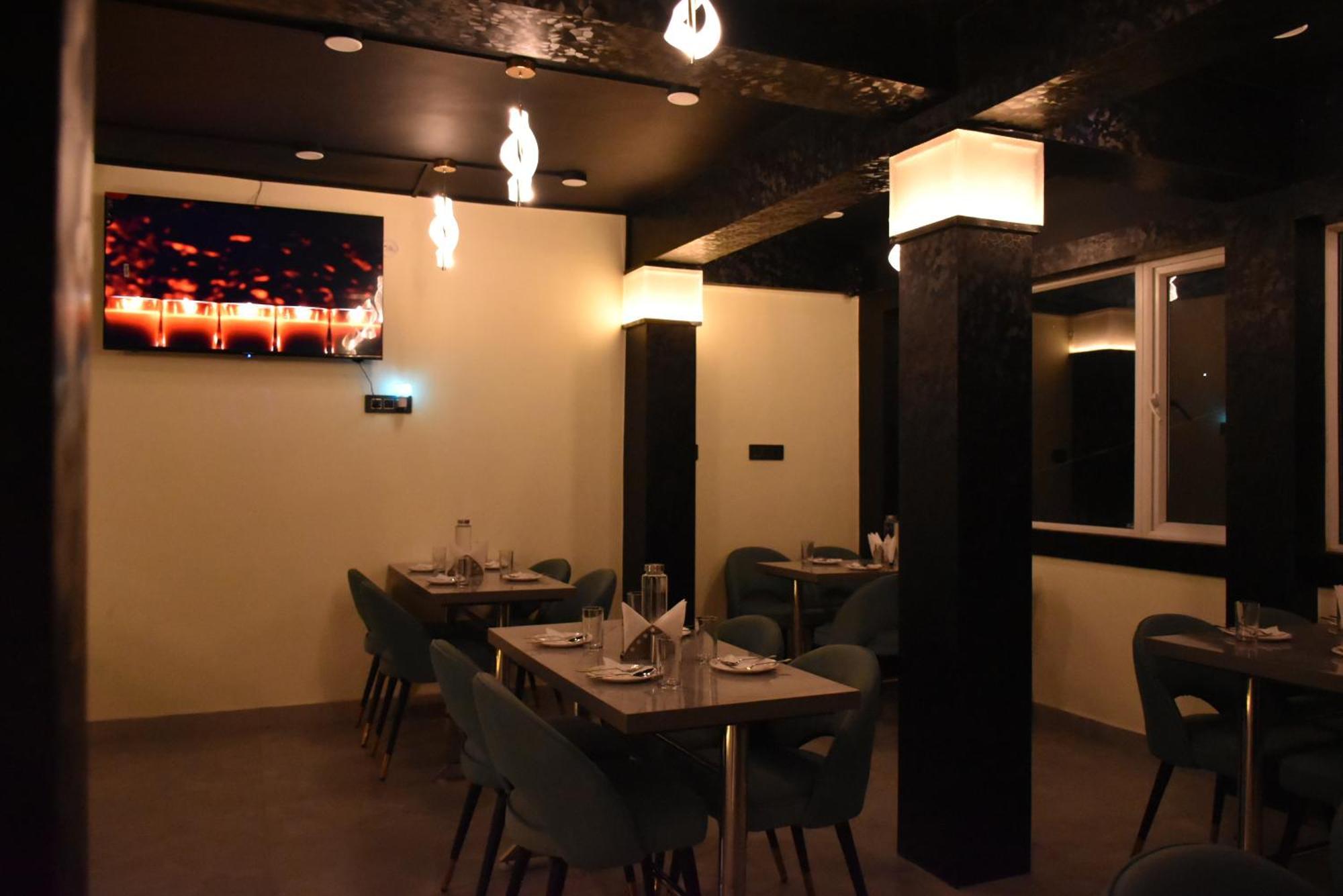 Spruce Hill Hotel & Restro Нейнитал Екстериор снимка