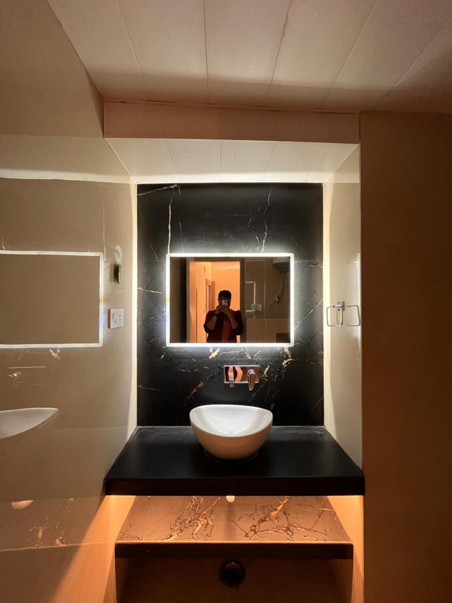 Spruce Hill Hotel & Restro Нейнитал Екстериор снимка